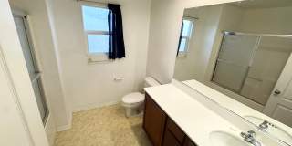 Spacious 5 bedroom home Gallery 24