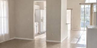 2916 DICKENS CIRCLE Gallery 2