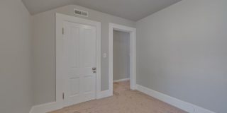 581 Mt. Vernon St Gallery 9