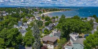 Stunning 4 Bed 2.5 Bath Steps from Willards Beach UNFURNISHED Gallery 42