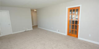 924 Avalon Avenue Gallery 8