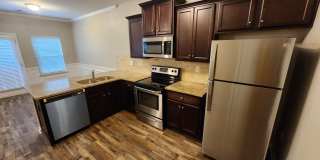 Spacious 3 Bedroom Home with 2-Car Garage in Union City! Gallery 3