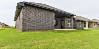 Beautiful! 4-Bed Home in Mustang Gallery 40