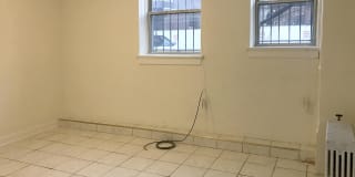 5120 S. Hyde Park Boulevard Gallery 10