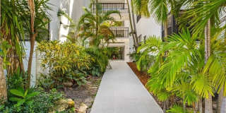 101 Ocean Lane Dr Gallery 25