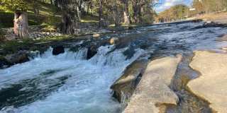 NEW ON MARKET (4 ACRE HOA GUADALUPE RIVER PARK COUPLE BLOCKS AWAY) Gallery 1