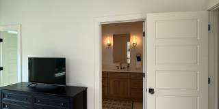Awesome New Construction 5BR House Close to Campus Gallery 4