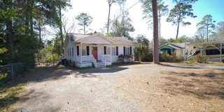 3 Bed / 1 Bath Home w/Sunroom in Midtown Neighborhood! Gallery 3