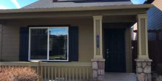 3 Bedroom Home in Bend's Sun Meadows Community Gallery 1