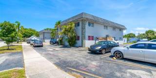 300 NE 1st Ct Gallery 1