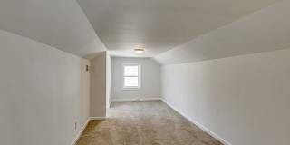 Newly Renovated 3BR/1BTH with Loft for Rent! Gallery 26