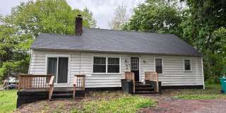 Cute 3 bedroom house located in East Stroudsburg Borough! Gallery 1