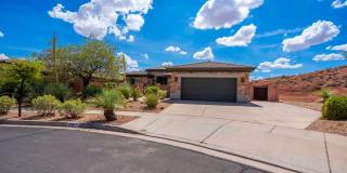 Beautiful 5 Bedroom Home- One Level and Private Pool Gallery 50