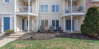 Crestwood 2 bed Condo Available September 1 Gallery 1