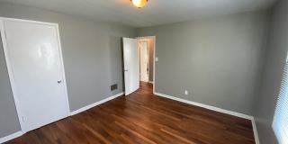 136 North Everett Avenue Gallery 17