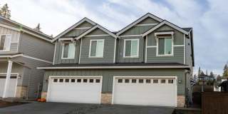 Three bedroom home in Ridgefield, gated community, with AC Gallery 1