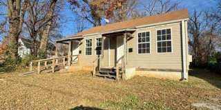 Great 1 bed 1 bath duplex in North Springfield. Remodeled Gallery 3
