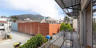 Inner Sunset: Bright 2nd Floor Studio w/ Laundry Onsite Gallery 7