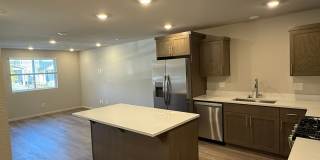 Great Locations! Spacious 3 bedroom Townhome! Neighborhood Park & More! Gallery 1