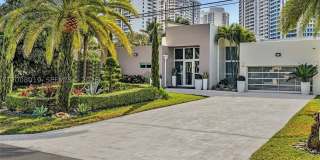 307 Holiday Dr Gallery 2