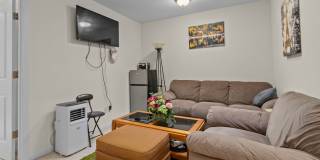 Beautiful 3 bedroom townhome Gallery 12