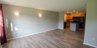 2 Bedroom Townhome off West Circle Drive Gallery 5