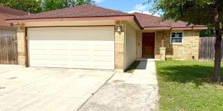 Charming 3-Bedroom Home with Fireplace, Garage & Covered Patio! Gallery 1