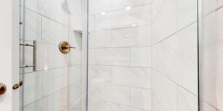 Stunning 3 bed/2 bath home available now Gallery 25