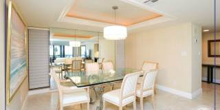 **PARK SHORE BEAUTY WALK TO VENETIAN VILLAGE ** ESPLANADE** NICE AMENITIES ** 2 BEDROOM CONDO ON THE BEACH ** Gallery 21
