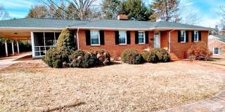 Great 4 Bedroom House Gallery 3