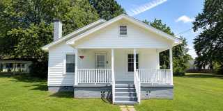 Two bedroom, 1 bath house in Burlington Gallery 1