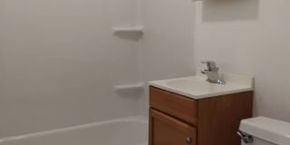 1/2 OFF MOVE IN AMOUNT! 1/2 OFF SECURITY! 2 Bed 1 Bath Home Gallery 21