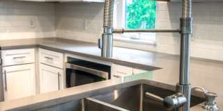 UT PRE-LEASE: Constructed August 2018, Luxury North Campus 3 bed / 3 bath home Gallery 9