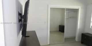 715 Hollywood Blvd Gallery 17