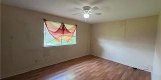 320 W LIBERAUX Street Gallery 5