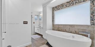 1865 NE 197th Ter Gallery 17