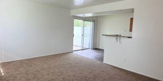 Newly Updated 3 Bed 1.5 Bath Townhome/Condo! Gallery 1
