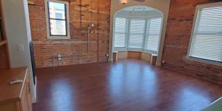 Awesome Downtown Moline Apartment Close to Arsenal Gallery 1