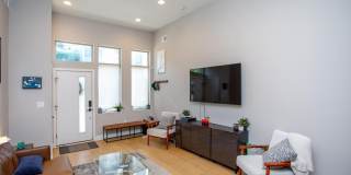 1815 INGERSOLL Street Gallery 9