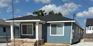 717 N WOODLAWN Avenue Gallery 1