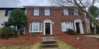 2 Bedroom 2.5 Bathrooms Townhome Gallery 1