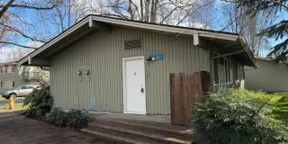 Updated 2 bedroom 1 bath duplex in Eugene! Gallery 1
