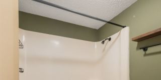 2 bedroom 1 Bathroom Condo- Gallery 16