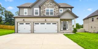 Pet Friendly Four Bedroom in Rossview! Gallery 1