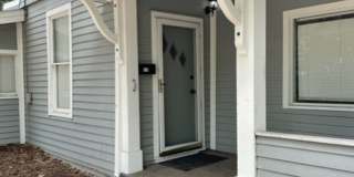 Downtown 3bd/1ba Duplex Gallery 8