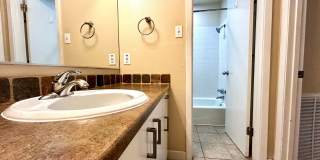 2904 Pearl #A - Very nice 2 bed 1 bath home in West Campus Gallery 20