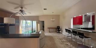 402 SW 158th Ter Gallery 4