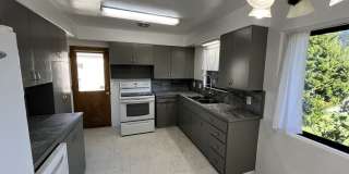 3 Bed Eureka Home With Large Fenced Yard, Deck & Views Of The Bay! Small Pets Considered Gallery 4