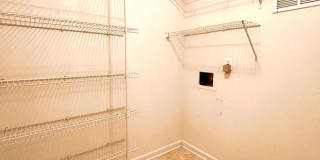 2 Bed, 2 Bath - BRAND NEW CARPET!!! READY FOR MOVE IN TODAY! Gallery 13