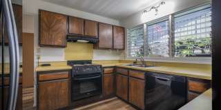Spacious 4BR 3BA 4 PARKING Home in Newtown, Aiea – 2,316 Sq Ft with Panoramic Views! Gallery 15